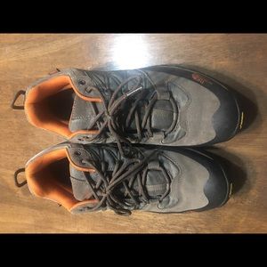 Men’s North Face/Vibram Hoking Shoes